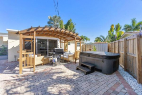 10 min 2 beach Hot Tub Pool Table FirePit Sleeps 8